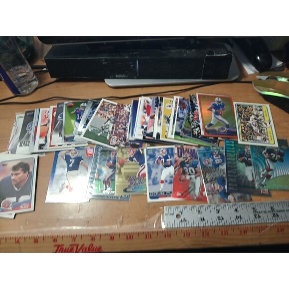 Huge Lot of 100 Buffalo Bills Football Cards - Picture 9 of 14